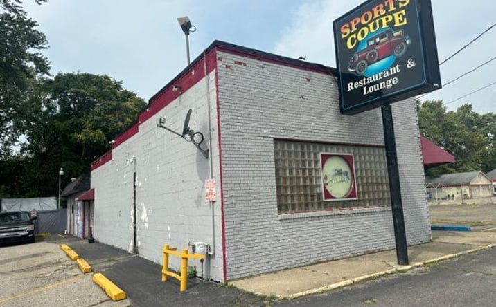 Pictures of Retail property located at 2415 N DORT, Flint, MI 48506 for sales - image #1