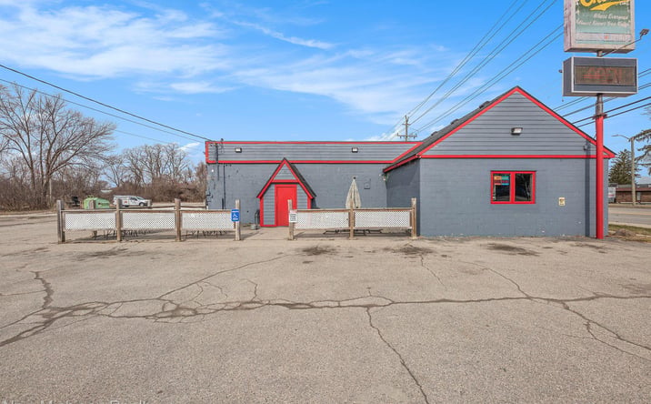 Pictures of Business for Sale, Office, Retail property located at 2661 DIXIE, Waterford, MI 48328 for sales - image #1