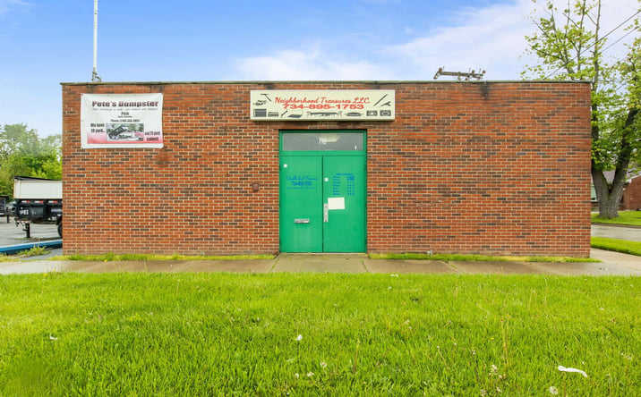 Pictures of Business for Sale property located at 710 MIDDLEBELT Road, Inkster, MI 48141 for sales - image #1