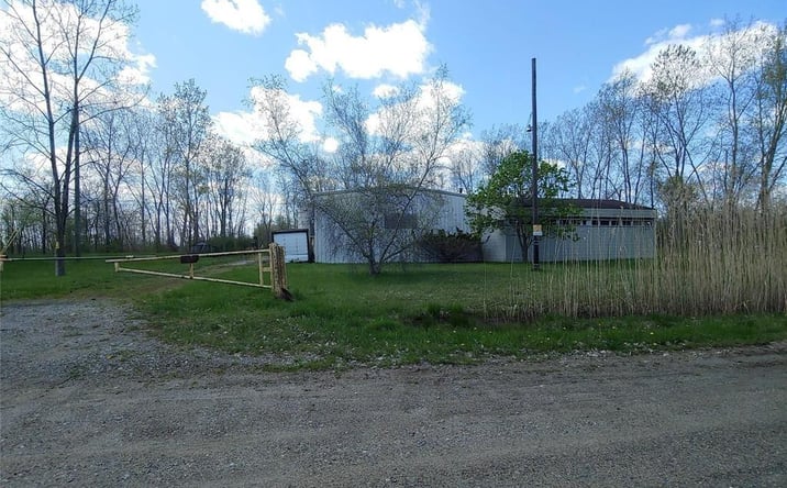 Pictures of Retail property located at 16620 Vining Road, Romulus, MI 48174 for sales - image #1