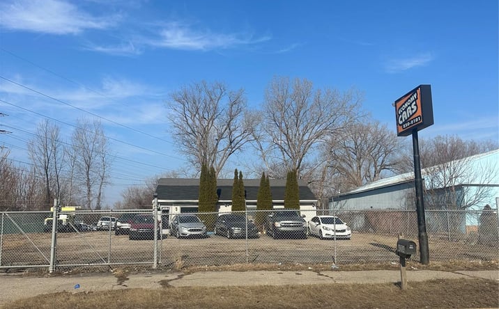Pictures of Retail property located at 4084 N Dort Highway, Flint, MI 48506 for sales - image #1