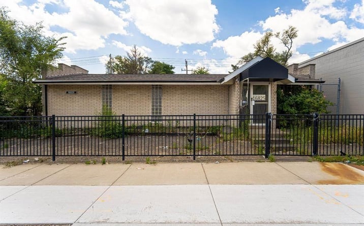 Pictures of Office, Retail property located at 16825 W Warren Avenue, Detroit, MI 48228 for sales - image #1