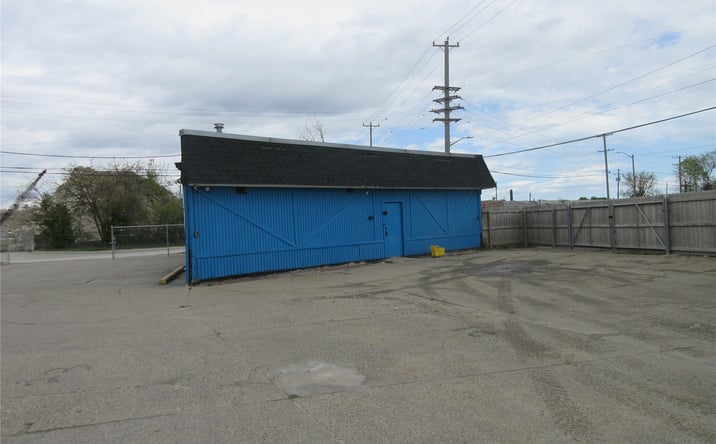 Pictures of Industrial property located at 21665 Groesbeck Highway, Warren, MI 48089 for sales - image #1