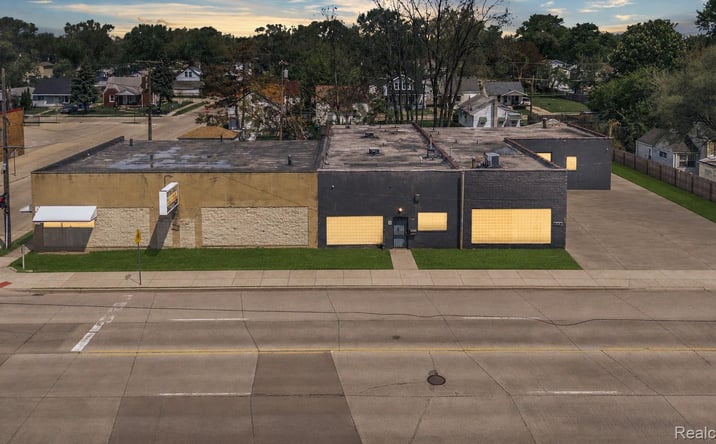 Pictures of Industrial, Retail property located at 8407 E 9 Mile Road, Warren, MI 48089 for sales - image #1