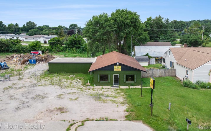 Pictures of Business for Sale, Retail property located at 1223 E Caro Road, Caro, MI 48723 for sales - image #1