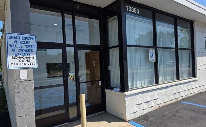 Pictures of Land property located at 10350 W 9 Mile Road, Oak Park, MI 48237 for sales - image #1