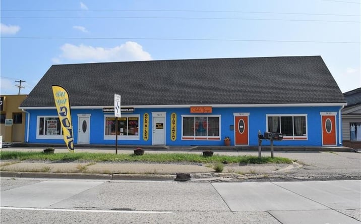 Pictures of Office, Retail property located at 7627-7633 Highland Road, Waterford, MI 48327 for sales - image #1