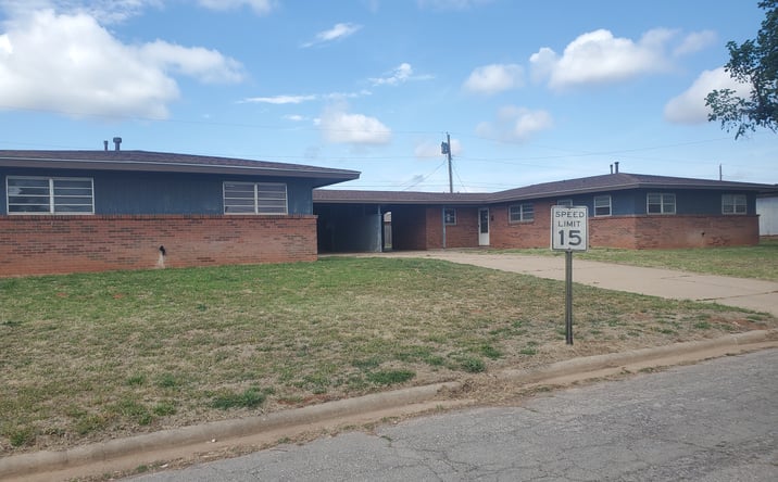 Pictures of Multifamily property located at 407 IROQUOIS TR, BURNS FLAT, OK 73624 for sales - image #1