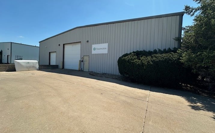 Pictures of Retail, Industrial property located at 1100 West Detweiller Drive, Peoria, IL 61615 for sales - image #1