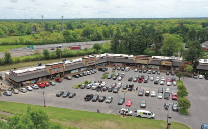 Pictures of Office, Retail property located at 5685 Quince Road, Memphis, TN 38119 for sales - image #1