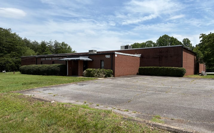 Pictures of Industrial property located at 980 3rd Avenue Southeast, Hickory, NC 28602 for sales - image #1