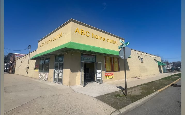 Pictures of Business for Sale property located at 555 Greenwich Street, Hempstead, NY 11550 for sales - image #1