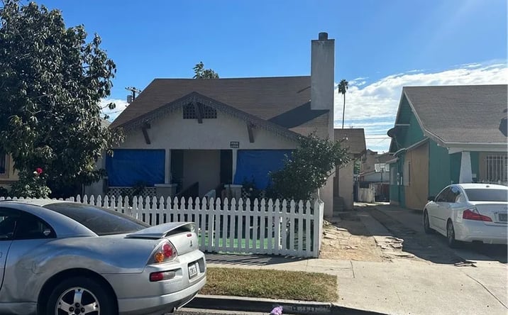 Pictures of Multifamily property located at 600 W 61st Street, Los Angeles, CA 90044 for sales - image #1