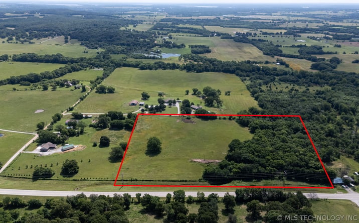 Pictures of Land, Mixed Use, Office, Special Purpose, Retail, Industrial property located at 0000 State Highway 82, Vinita, OK 74301 for sales - image #1