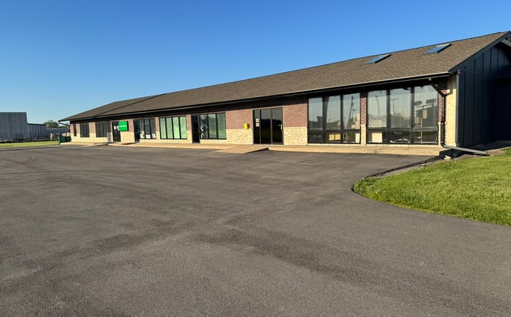 Pictures of Retail property located at 410 E Stevenson Road, Ottawa, IL 61350 for sales - image #1