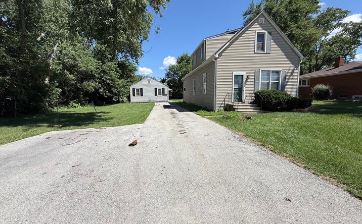 Pictures of Multifamily property located at 19 W 36th Place, Steger, IL 60475 for sales - image #1
