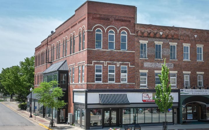 Pictures of Retail property located at 122 & 120 E Bremer Avenue, Waverly, IA 50677 for sales - image #1