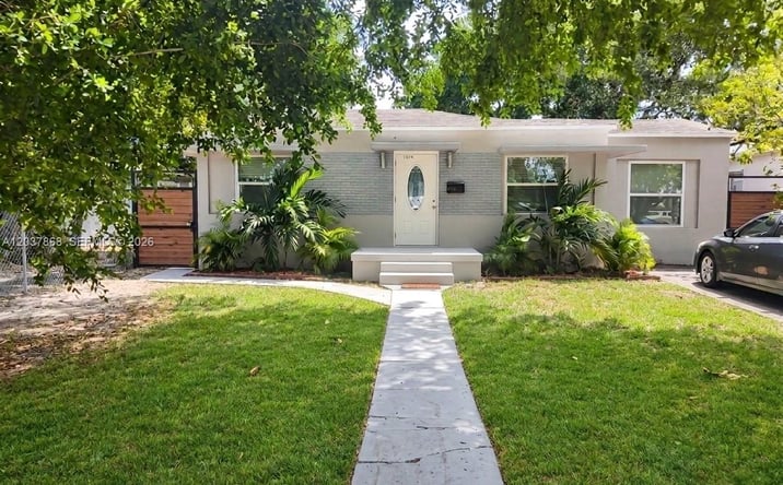 Pictures of Multifamily property located at 2434 Polk St, Hollywood, FL 33020 for sales - image #1