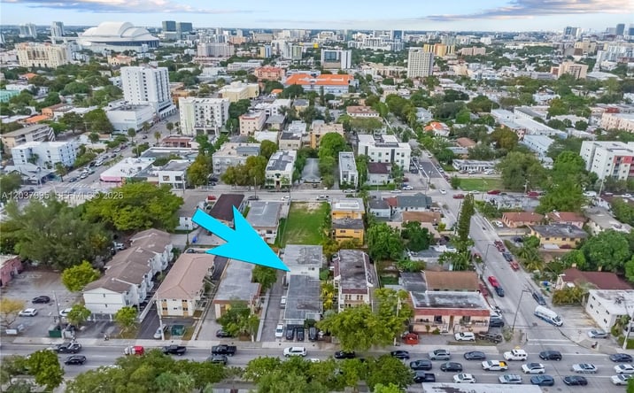 Pictures of Multifamily property located at 1131 SW 7th St, Miami, FL 33130 for sales - image #1