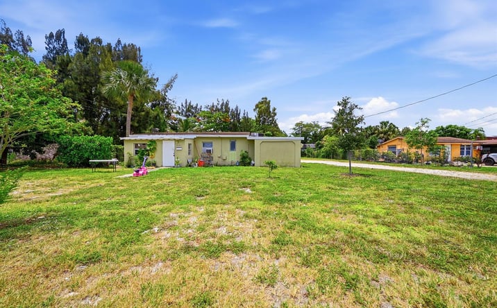 Pictures of Multifamily property located at 700 SW 8th Street, Pompano Beach, FL 33060 for sales - image #1
