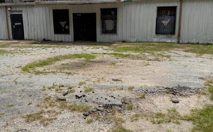 Pictures of Special Purpose, Mixed Use, Retail property located at 1109 Rivers, Walterboro, SC 29488 for sales - image #1