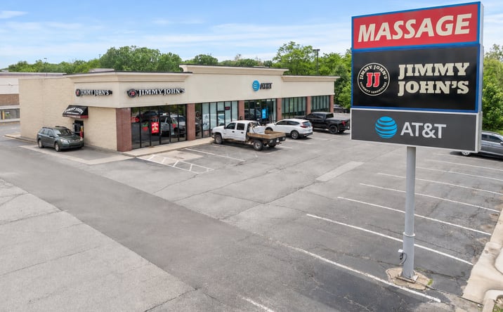 Pictures of Retail property located at 1540 S Washington St, Crawfordsville, IN 47933 for sales - image #1