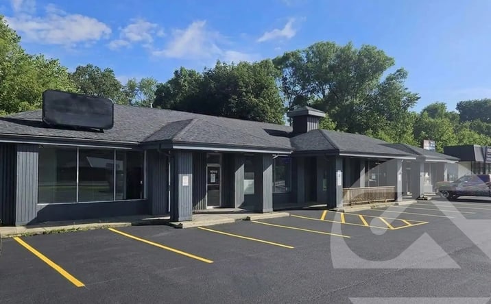 Pictures of Retail property located at 3933 Plainfield Ave NE, Grand Rapids, MI 49525 for sales - image #1
