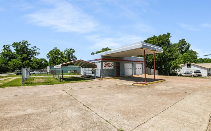 Pictures of Retail property located at 803 W AVE M, TEMPLE, TX 76504-7247 for sales - image #1