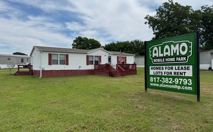 Pictures of Retail property located at 401 Decatur Street, Bowie, TX 76230 for sales - image #1