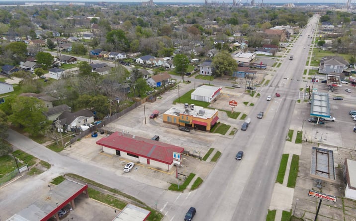Pictures of Retail property located at 1480 WASHINGTON BLVD, BEAUMONT, TX 77705-2038 for sales - image #1