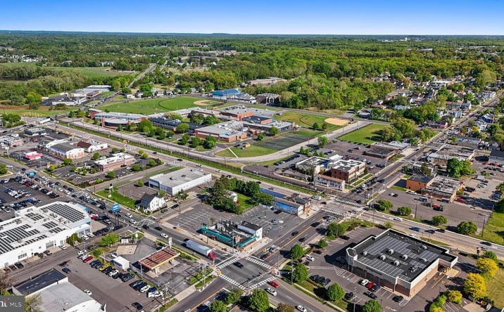 Pictures of Retail property located at 631 High St, Burlington, NJ 08016 for sales - image #1
