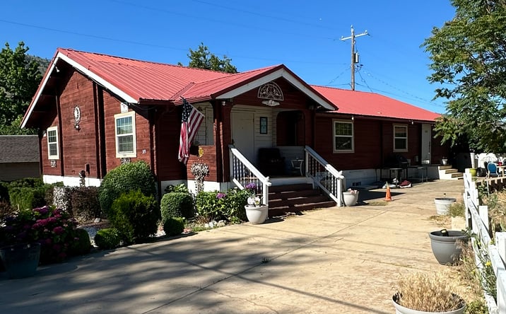 Pictures of Retail, Office, Mixed Use property located at 319 N SANDERS ST, CHELAN, WA 98816-8816 for sales - image #1