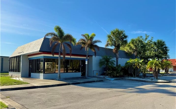 Pictures of Retail, Hospitality property located at 1520 Lakeview Drive, Sebring, FL 33870 for sales - image #1