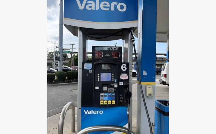Pictures of Retail, Special Purpose, Business for Sale property located at 207 Sunrise Highway, Bellmore, NY 11710 for sales - image #1