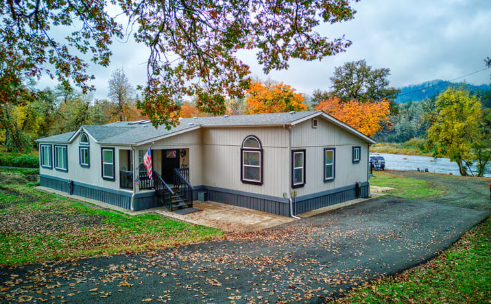 Pictures of Multifamily property located at 2665 Whistlers Park Road, Roseburg, OR 97470 for sales - image #1