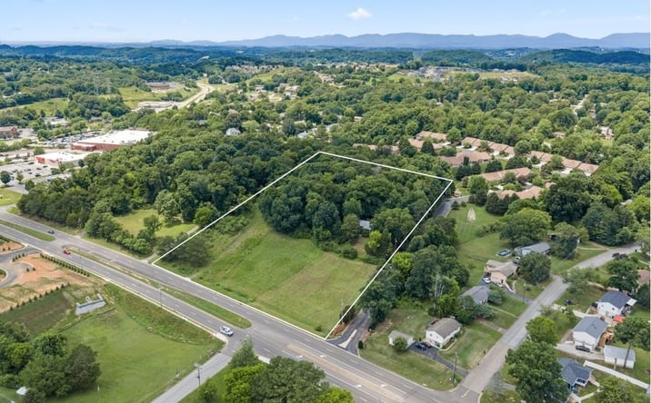 Pictures of Retail, Multifamily, Land property located at 9091 Middlebrook Pike, Knoxville, TN 37923 for sales - image #1