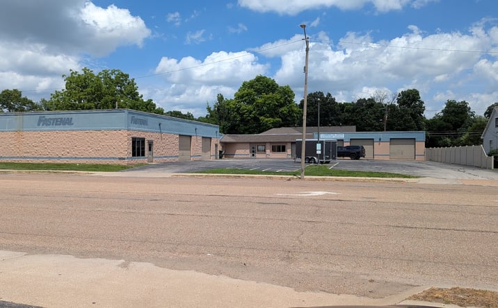 Pictures of Retail, Office, Industrial property located at 3525 West Main Street, Belleville, IL 62226 for sales - image #1