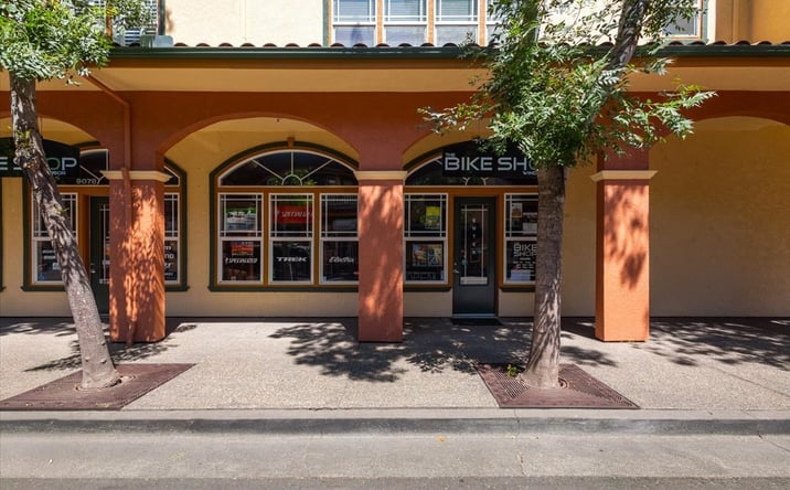 Pictures of Retail property located at 9074-9078 Windsor Road, Windsor, CA 95492 for sales - image #1