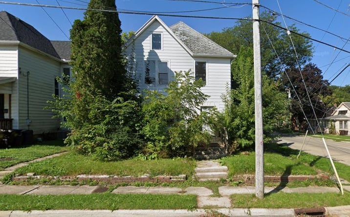 Pictures of Multifamily property located at 124 N GREEN AVE, FREEPORT, IL 61032-4034 for sales - image #1