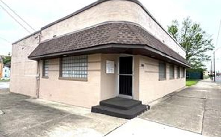 Pictures of Office property located at 2141 Market Street, Youngstown, OH 44507 for sales - image #1