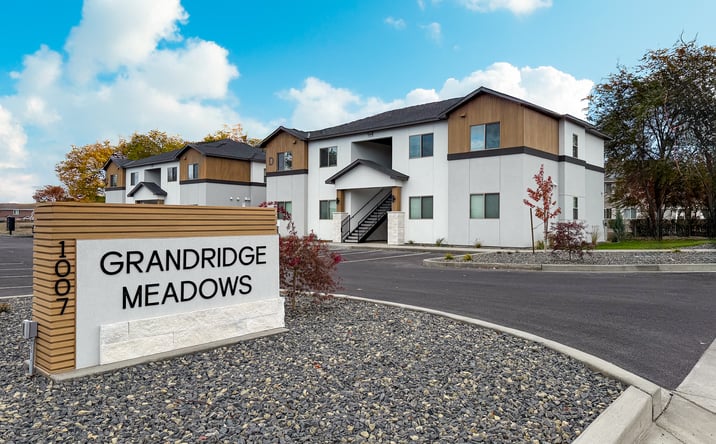 Pictures of Multifamily property located at 1007 Grandridge Road, Grandview, WA 98930 for sales - image #1