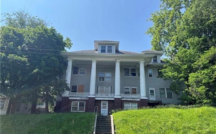 Pictures of Multifamily property located at 2618 JULES ST, SAINT JOSEPH, MO 64501 for sales - image #1