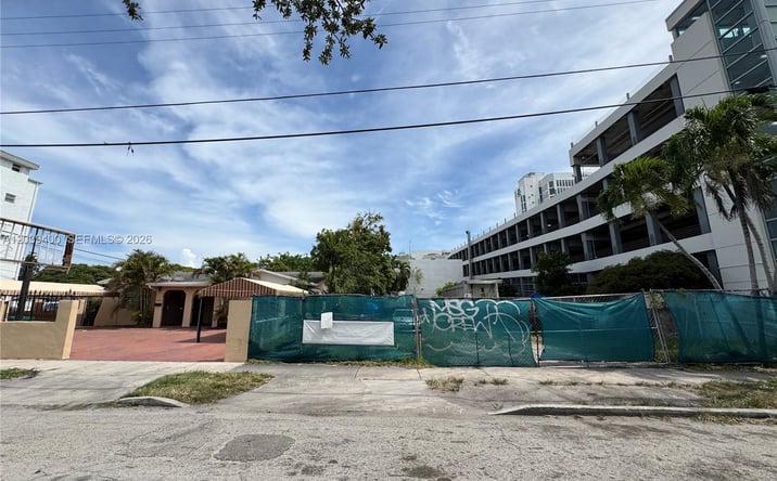 Pictures of Land property located at 2524 SW 6th St, Miami, FL 33135 for sales - image #1