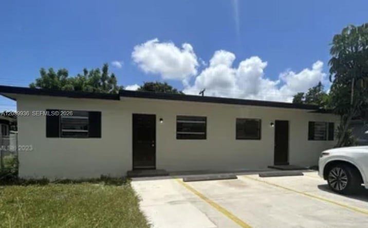 Pictures of Multifamily property located at 10540 SW 172nd St, Miami, FL 33157 for sales - image #1