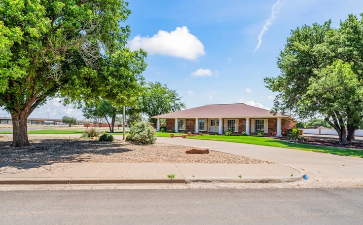 Pictures of Office property located at 1117 65th Drive, Lubbock, TX 79412 for sales - image #1