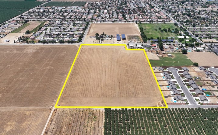 Pictures of Land property located at W Los Angeles Ave & Spectrum St, Shafter, CA 93263 for sales - image #1