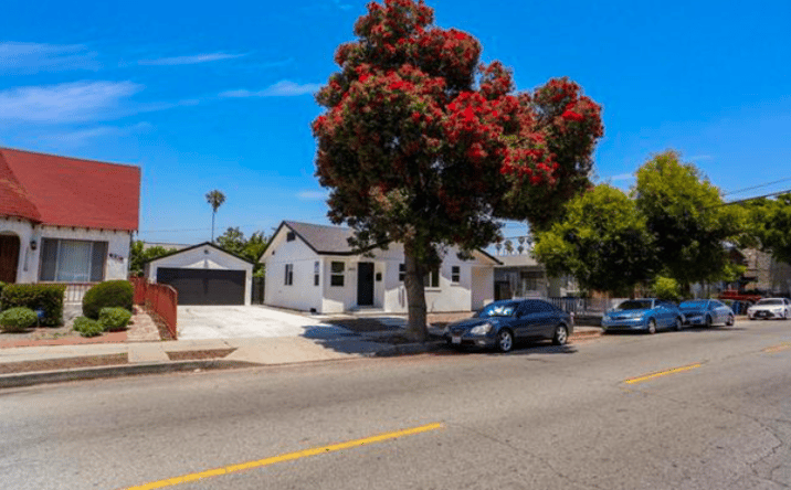 Pictures of Multifamily property located at 3123 Hyde Park Boulevard, Los Angeles, CA 90043 for sales - image #1