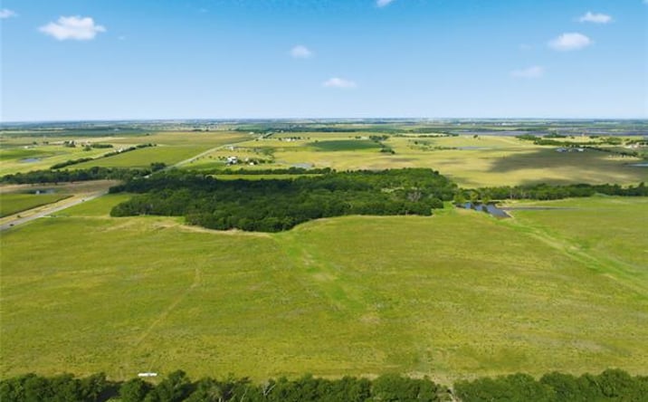 Pictures of Land property located at Tract 2 HCR 3204, Abbott, TX 76621 for sales - image #1