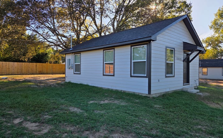 Pictures of Multifamily property located at 2483 Waterwood Drive, Chandler, TX 75758 for sales - image #1