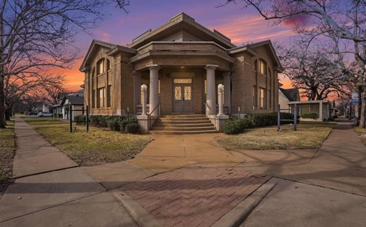 Pictures of Business for Sale, Office, Retail property located at 700 Elm Street, Graham, TX 76450 for sales - image #1